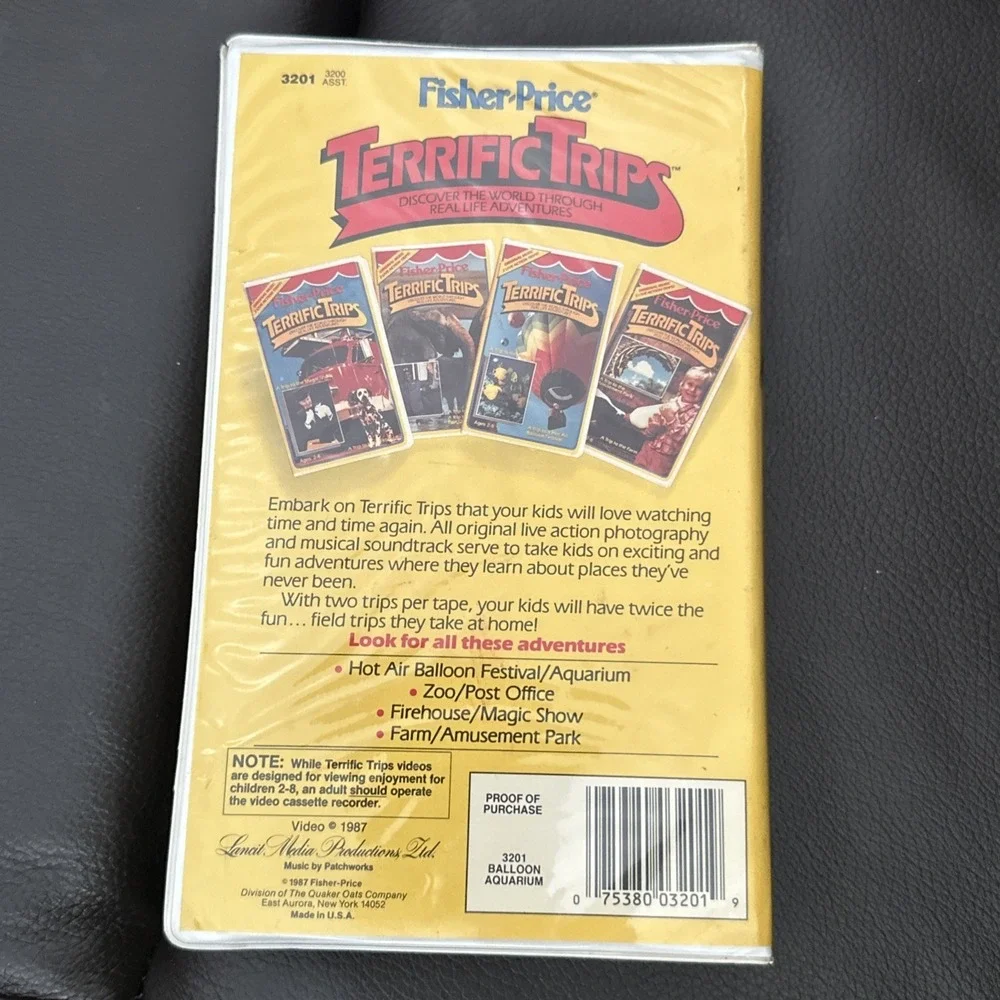 Fisher Price Terrific Trips Aquarium & Balloon Festival 80s VHS Clam Shell Case